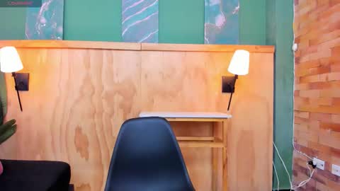 Halley Lorens online show from 02.05.26