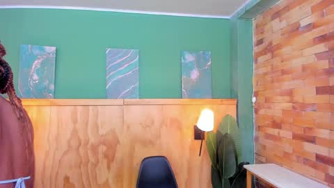 Halley Lorens online show from 04.02.26