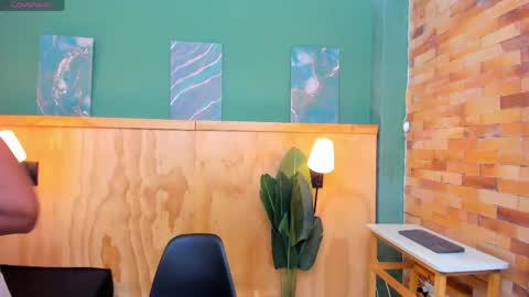 Halley Lorens online show from 04.16.26