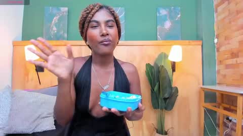 Snapshot of halleylorens chatting on 04.18.26 Halley Lorens online show from 04.18.26