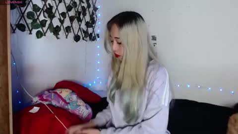 HALLIE online show from 10.05.25