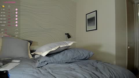 insta Laupalacio777Next stream 01th December online show from 01.20.25