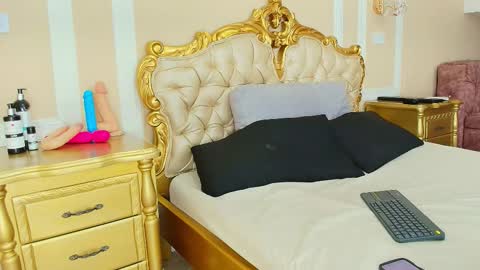 Snapshot of halliestone chatting on 02.05.26 Hallie Stone online show from 02.05.26