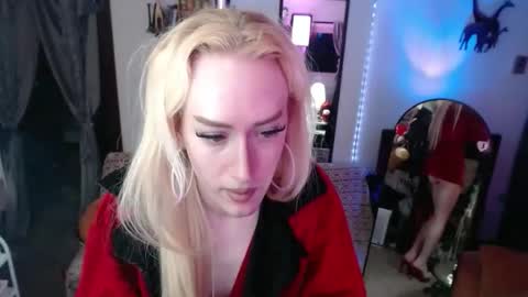 Snapshot of halovalentine chatting on 02.19.26 halovalentine online show from 02.19.26