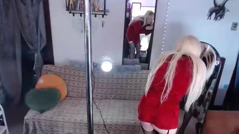 Snapshot of halovalentine chatting on 02.22.26 halovalentine online show from 02.22.26