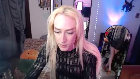 Snapshot of halovalentine chatting on 02.23.26 halovalentine online show from 02.23.26