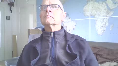 Snapshot of hamto65 chatting on 02.24.25 Prefer men 80 online show from 02.24.25