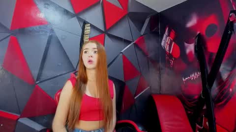 Hana and Zeta online show from 11.22.25