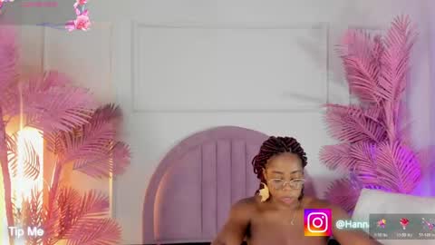 Snapshot of hanaahquinn chatting on 04.18.26 hanaahquinn online show from 04.18.26
