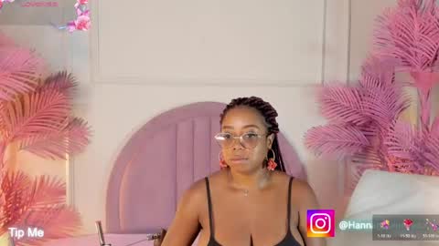 Snapshot of hanaahquinn chatting on 04.23.26 hanaahquinn online show from 04.23.26