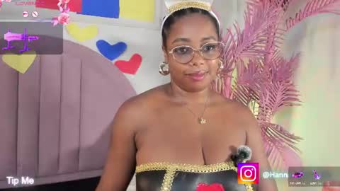 Snapshot of hanaahquinn chatting on 06.19.26 hanaahquinn online show from 06.19.26