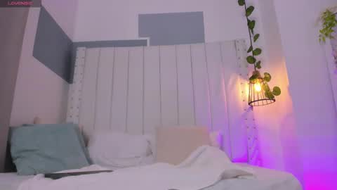 hanah_gray online show from 10.29.25