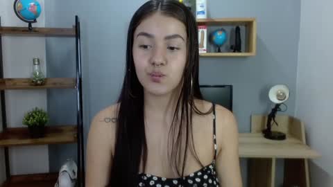 Snapshot of hanah_greey chatting on 12.03.24 HANAH online show from 12.03.24
