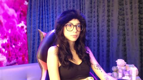 Snapshot of hanaku_8 chatting on 01.09.25 Hanaku online show from 01.09.25