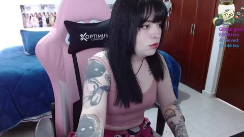 Snapshot of hanamikitty chatting on 12.29.24 Madeleine online show from 12.29.24