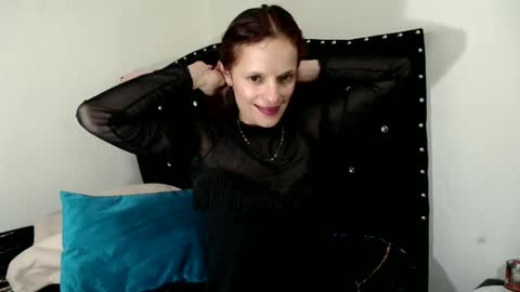 Snapshot of hanamor chatting on 03.12.25 Hana.......Fansly - content being added daily.. online show from 03.12.25