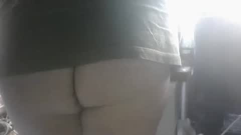 Snapshot of handncocknocum chatting on 11.10.25 handncocknocum online show from 11.10.25