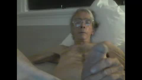 handshappyfu1 online show from 12.16.24