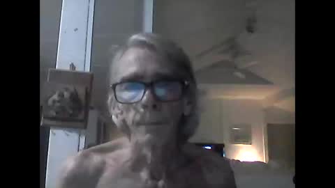 handshappyfu1 online show from 10.02.25