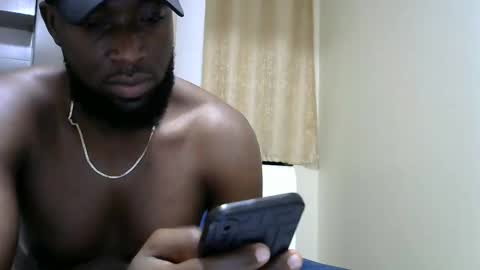 Snapshot of handsome_king30 chatting on 01.12.25 handsome king online show from 01.12.25