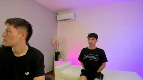 Snapshot of handsomeboys19 chatting on 04.28.26 leonardfarrucknick and otis online show from 04.28.26