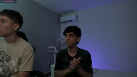 Snapshot of handsomeboys19 chatting on 05.20.26 leonardfarrucknick and otis online show from 05.20.26