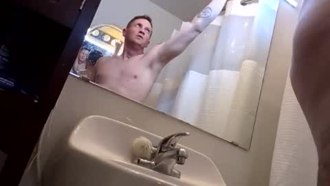 handsomerob42 online show from 11.24.25