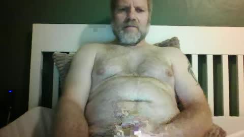 Snapshot of handyman1968 chatting on 10.11.25 handyman1968 online show from 10.11.25