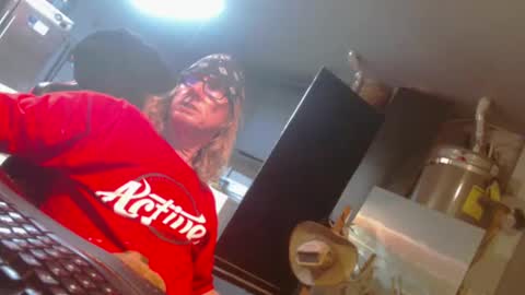 Handystudman online show from 12.25.24