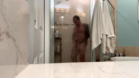 hangit0ut online show from 10.14.25