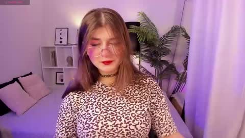 Snapshot of haniawish chatting on 05.16.26 Hania online show from 05.16.26