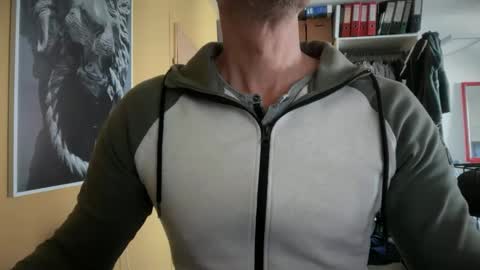 hanky online show from 03.10.25