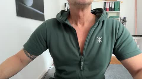 hanky online show from 10.19.25