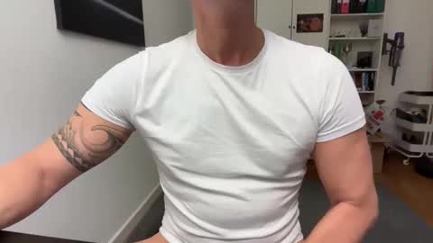 hanky online show from 11.06.25