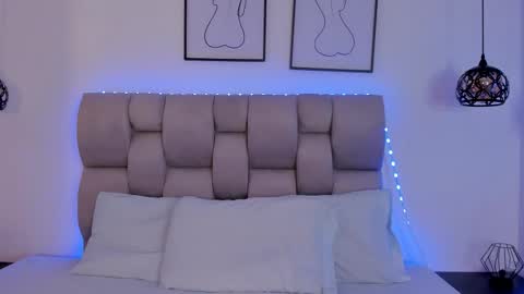 hanna__evans_ online show from 12.05.25