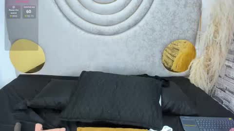 Hanna Castro online show from 12.15.25