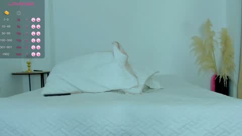 hanna_connorss online show from 12.26.24