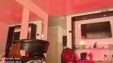 Snapshot of hanna_dilu chatting on 07.19.26 hannah dilau online show from 07.19.26