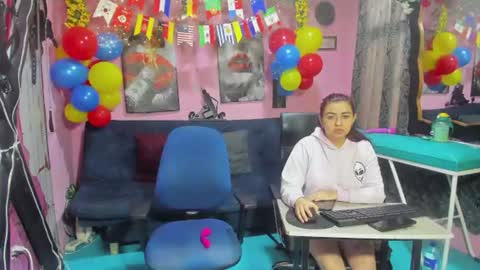 Snapshot of hanna_mature01 chatting on 06.18.26 Hanna online show from 06.18.26