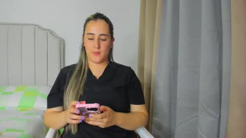 Snapshot of hannaa86 chatting on 04.28.26 Hanna online show from 04.28.26