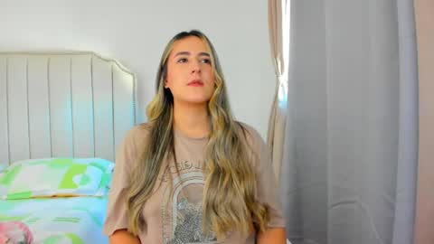 Snapshot of hannaa86 chatting on 06.19.26 Hanna online show from 06.19.26