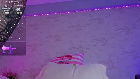 Snapshot of hannablaze_ chatting on 12.29.24 HannaB  online show from 12.29.24