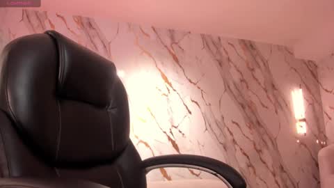  Hanna Connor  online show from 02.19.25