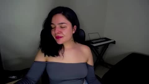 Snapshot of hannaconor chatting on 12.24.24 Aurora Sky online show from 12.24.24