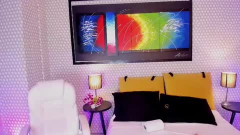 Snapshot of hannadowling_gh chatting on 09.30.25 Hanna online show from 09.30.25