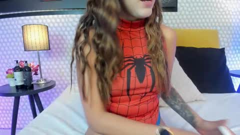 Snapshot of hannadowling_gh chatting on 10.26.25 Hanna online show from 10.26.25