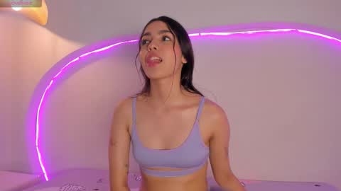 Snapshot of hannah_jet chatting on 01.12.26 hannah_jet online show from 01.12.26