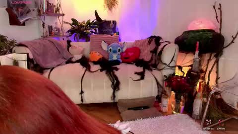 hannah_lovee online show from 10.28.25