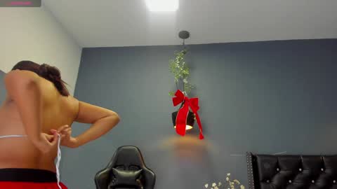 HANNAH MILLER online show from 12.18.24