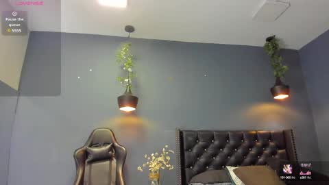 HANNAH MILLER online show from 01.14.25